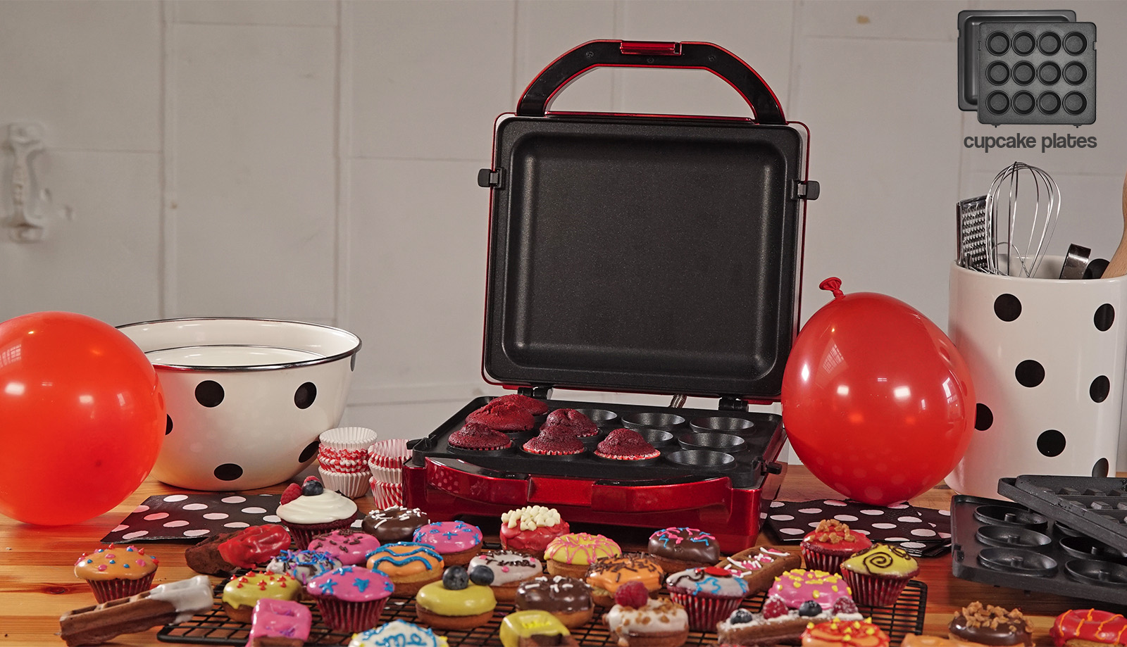 3 in 1 Treat Baker Cupcake Plates